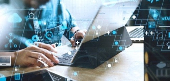 التأثيرات الإيجابية والسلبية للتكنولوجيا على حياتنا