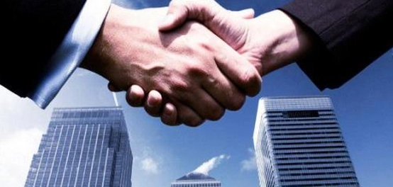 فن الإتيكيت: أسس التعامل الراقي مع الآخرين