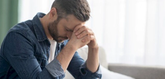 الألم العاطفي عند الرجال: الأسباب والعلاج