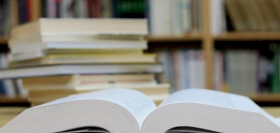 الأسلوبية وتحليل الخطاب: دراسة شاملة