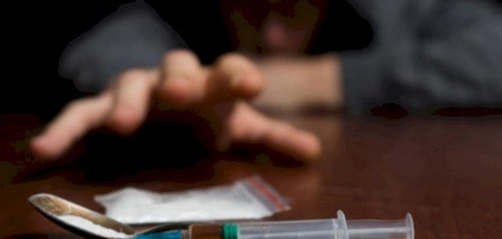 الأسباب النفسية وراء تعاطي المخدرات وكيفية الوقاية منها