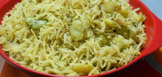 طريقة تحضير الأرز بالفول الأخضر ومقلوبة الفول الأخضر