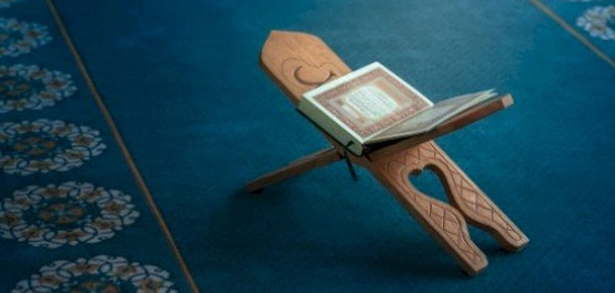 الأحجار الكريمة في القرآن الكريم: أسماؤها ودلالاتها