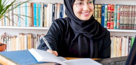 اسم الفعل في اللغة العربية: تعريفه، أنواعه، وأحكامه