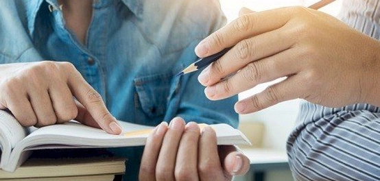اسم العلم: تعريفه، أنواعه، وإعرابه في اللغة العربية