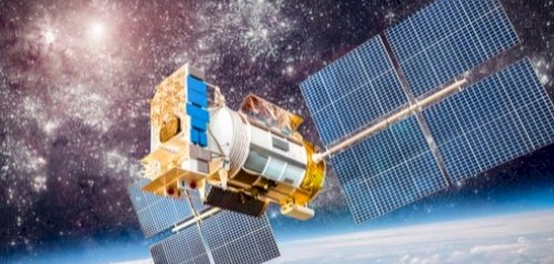 استخدام الخلايا الشمسية في الأقمار الصناعية
