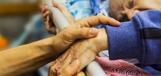 المثابرة في الإحسان إلى الوالدين
