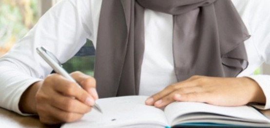 لمحة عن حياة الشاعرة السعودية حصة هلال