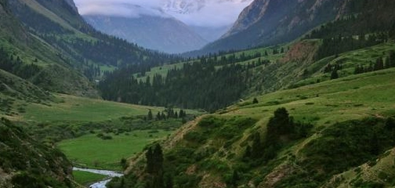 استكشاف جمال قرغيزستان