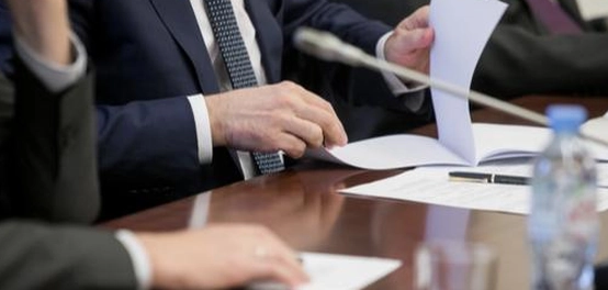 الفوارق بين التواصل العام والتواصل السياسي