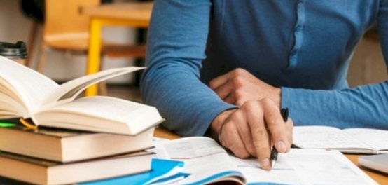 تمييز أساليب الدهشة: النمط السماعي والمنهجي