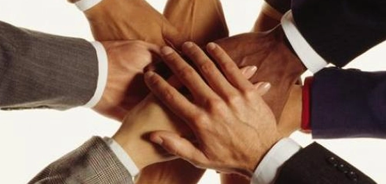 العمل الجماعي: أسس وخطوات نحو فريق ناجح