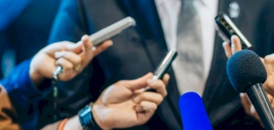 العلاقات العامة ووسائل الإعلام: نظرة شاملة