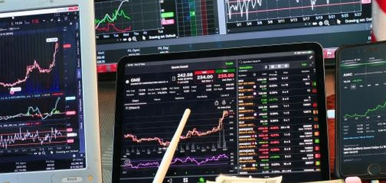 تأثيرات العرض والطلب المباشرة في الاقتصاد
