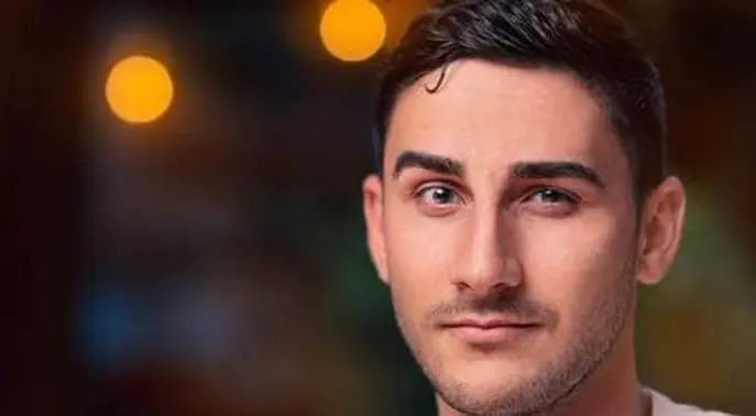 جراحة رفع الحاجبين: أكثر من مجرد تجميل؟ دليل شامل لمظهر شبابي ومشرق!