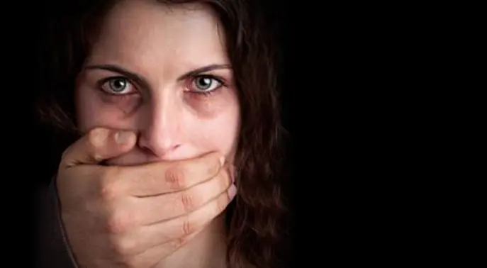 التحرش بالمرأة: دليل شامل لفهم أشكاله وكيفية التصدي له بثقة