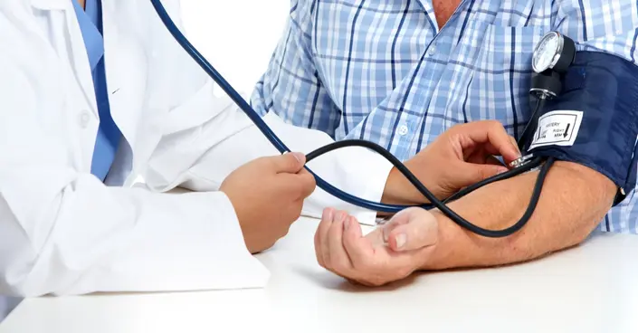 ارتفاع ضغط الدم: كيف تحمي نفسك وتتجنب مضاعفاته الخطيرة؟