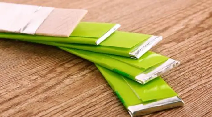 مضغ العلكة وابتلاعها: حقائق مدهشة وإجابات شافية لأسئلتك الشائعة