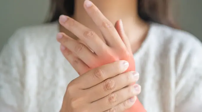 حماية مفاصلك من ألم التهاب المفاصل الروماتويدي: دليلك الشامل لتخفيف الألم والحفاظ على الحركة