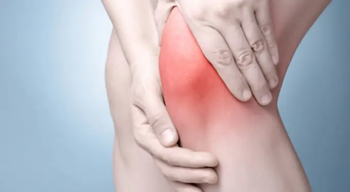 وداعًا لآلام المفاصل: اكتشف 9 أغذية تجنبها في حال التهاب المفاصل لتخفيف الالتهاب