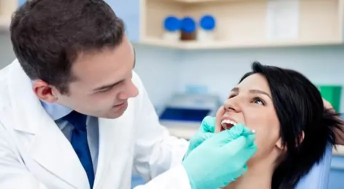 ضرس العقل: دليلك الشامل لفهم آلامه وعلاجه والتعافي منه