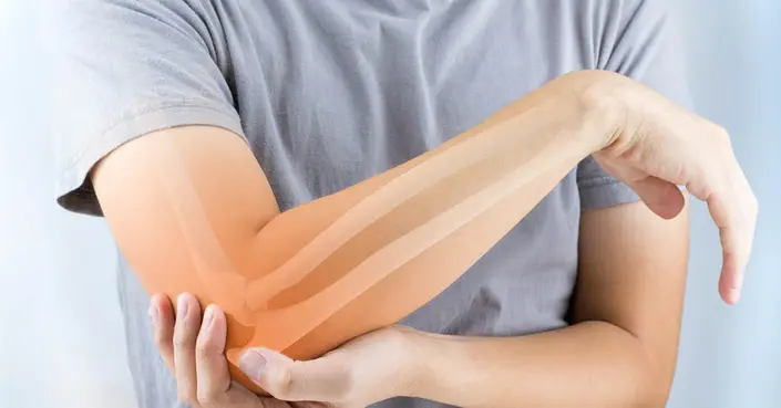 نقص الكالسيوم: دليلك الشامل للأعراض، الأسباب، والوقاية