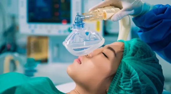 ماذا يحدث لجسمك نتيجة التخدير؟ دليل شامل لآثار ما بعد الجراحة