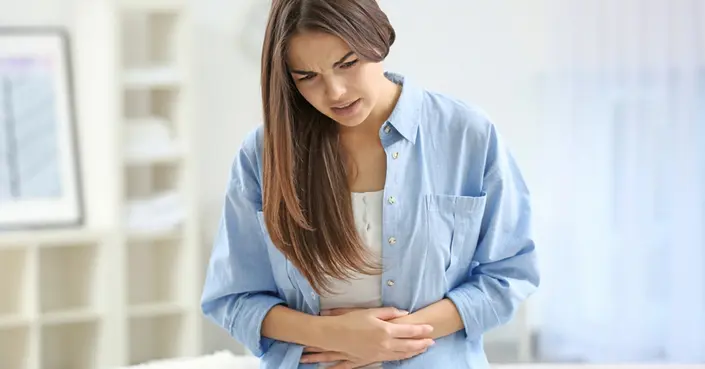 صديد البول: دليل شامل لأسبابه، أعراضه، وطرق علاجه الفعالة