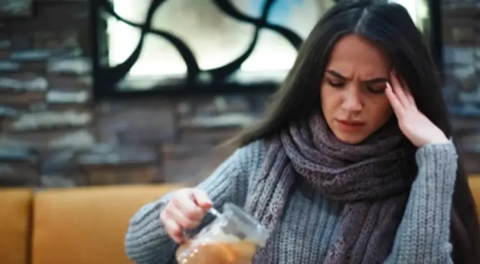 تخلص من الصداع سريعًا: 8 طرق فعّالة ومجربة لتخفيف الألم
