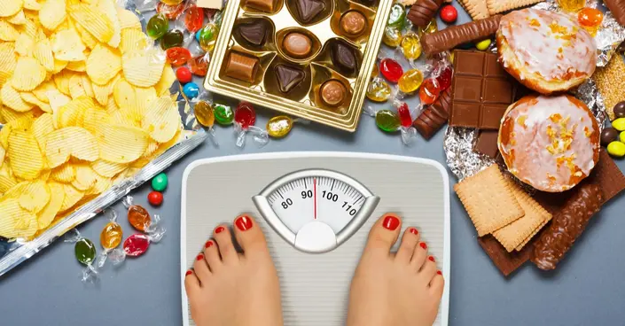 الإدمان على الطعام: دليلك الشامل للأعراض، العلاج، والتعافي