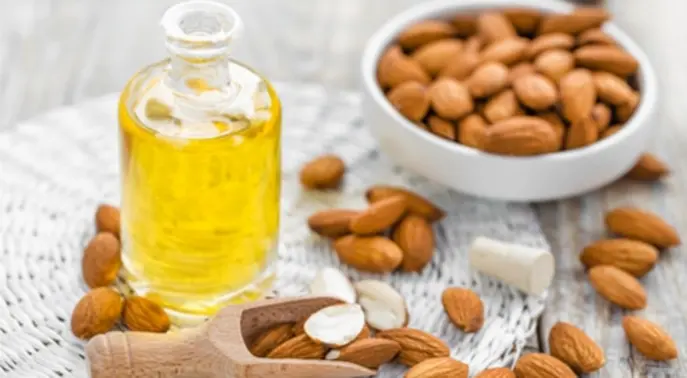 زيت اللوز الحلو والمر: دليلك الشامل لاكتشاف الفروقات والفوائد المذهلة
