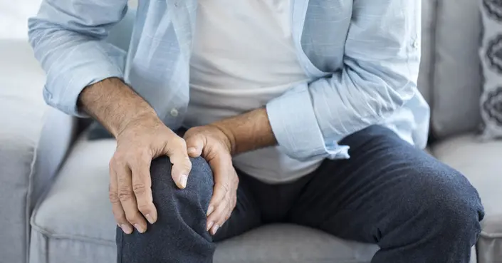 التواء الركبة: دليل شامل للتعافي والوقاية من آلامها المزعجة