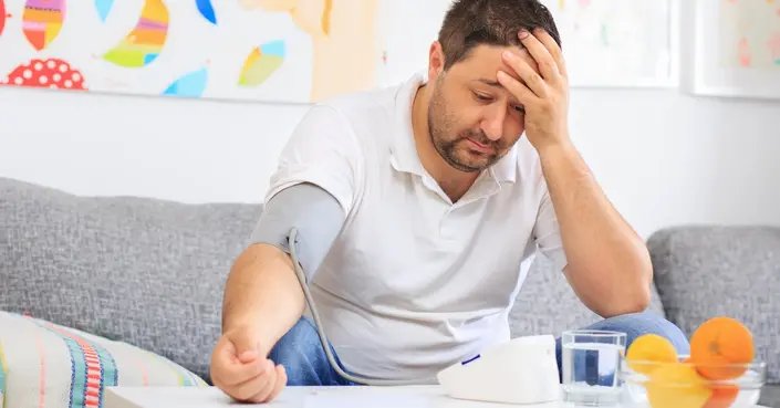 ارتفاع الضغط المفاجئ: دليلك الشامل للأعراض والأسباب وطرق التعامل
