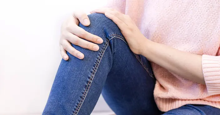 تشنج الساق ليلًا: الأسباب الشائعة وكيفية التخلص منها بفعالية