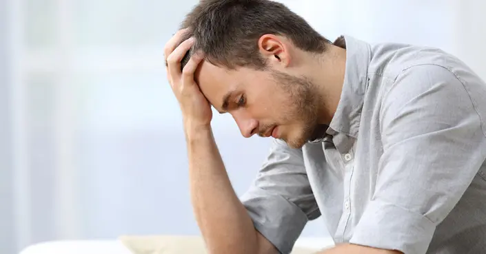 تغير لون السائل المنوي: دليل شامل للأسباب والعلاجات