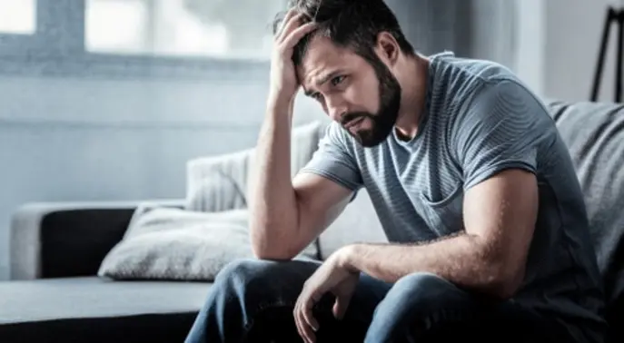 الانتصاب الدائم (القساح): الأعراض، الأسباب، والعلاجات الفعالة لحالة مؤلمة