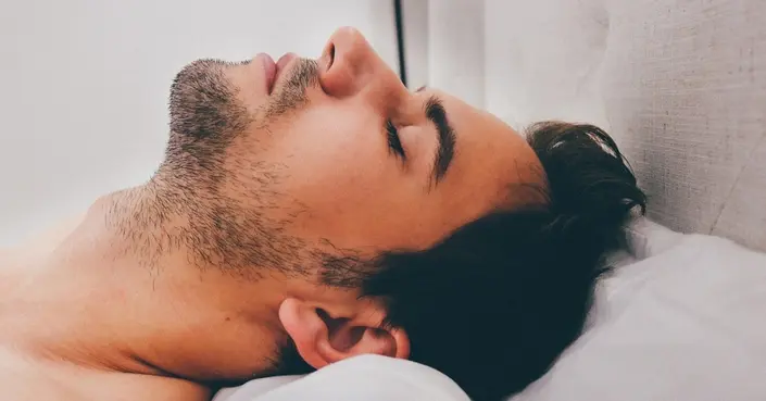 هل تعاني من الاختناق أثناء النوم؟ دليلك الشامل للأسباب والعلاج