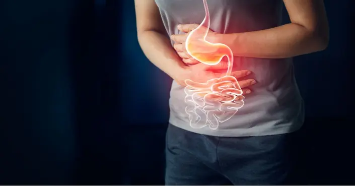 دليل شامل: 6 أعراض شائعة لقرحة المعدة لتتعرف عليها مبكرًا