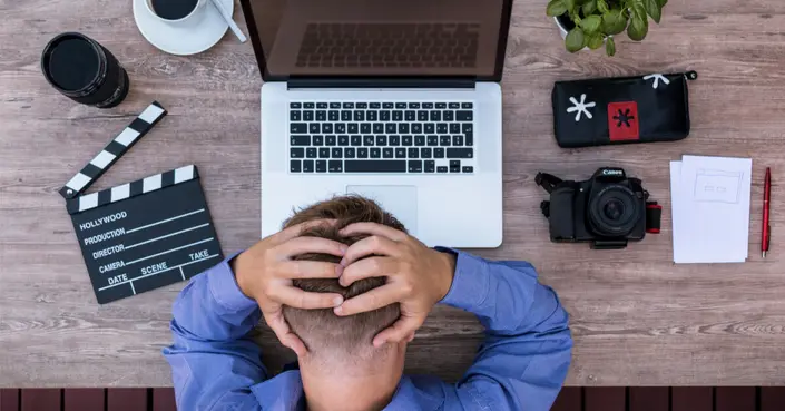 كسل الغدة الدرقية: دليلك الشامل للأسباب، الأعراض، والعلاج الفعال