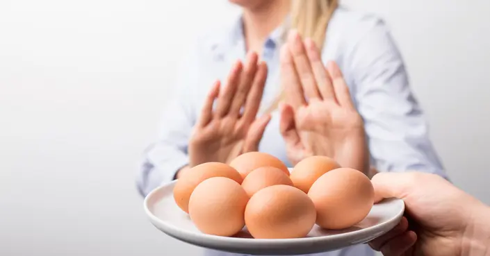 حساسية البيض: دليل شامل للأعراض، الأسباب، والوقاية