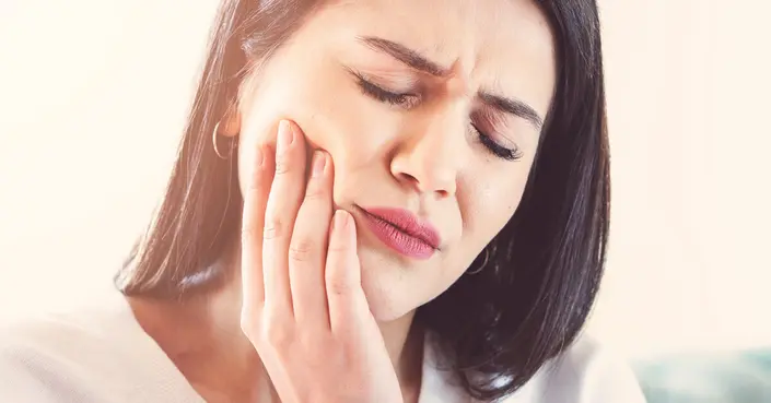 خراج الأسنان: دليلك الشامل للأسباب، الأعراض، والعلاج