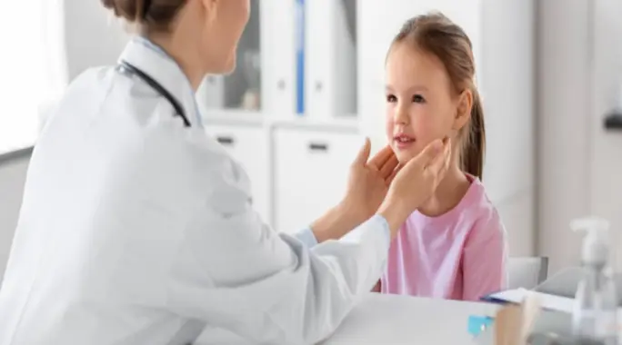 متى تشكل اللوز خطورة حقيقية على صحتك؟ علامات الخطر التي يجب أن تعرفها