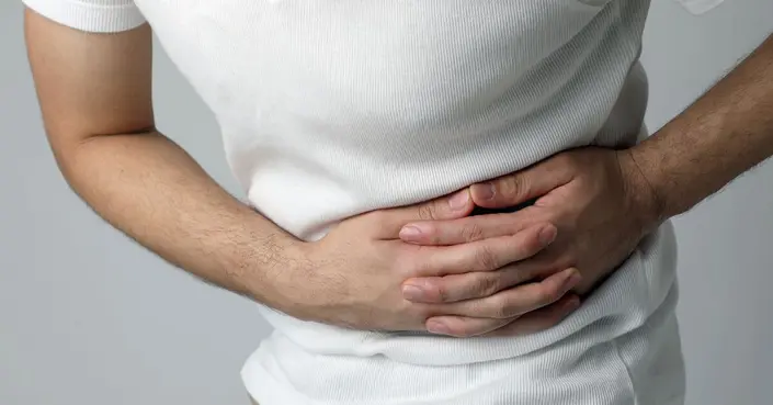 ألم الجنب الأيسر: دليل شامل للأسباب، الأعراض ومتى يجب استشارة الطبيب