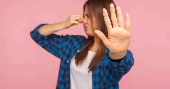 اكتشفي أسباب رائحة المهبل للمتزوجات ولغير المتزوجات: دليلكِ الشامل