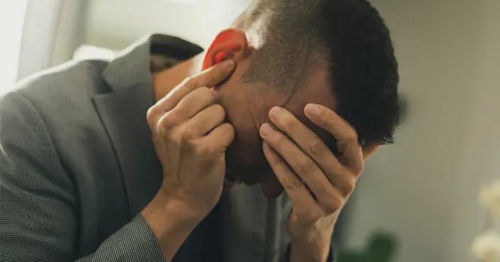 ما هو مرض البارانويا؟ دليل شامل لفهم جنون الارتياب وأعراضه وعلاجه