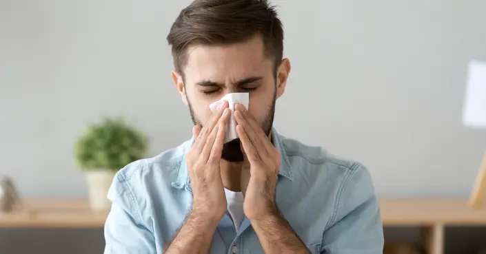 فهم الفروقات: حساسية الأنف مقابل التهاب الجيوب الأنفية – دليل شامل