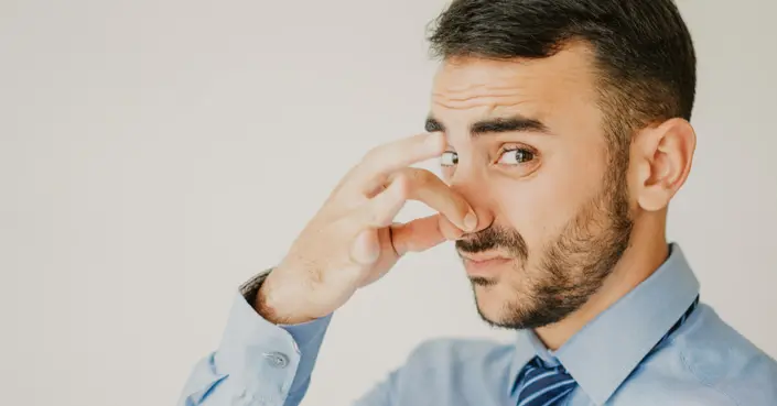 دليلك الشامل لـ أسباب رائحة الغازات الكريهة وطرق التخلص منها