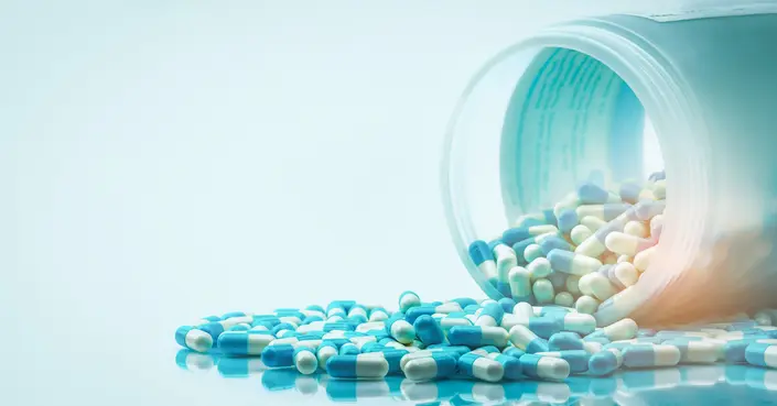 دواء السيفروكسيم (Cefuroxime): دليل شامل للاستخدام والآثار الجانبية