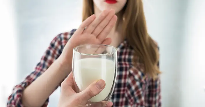 اكتشفي أطعمة تضر بمريضات تكيس المبايض وحسّني صحتكِ الهرمونية!