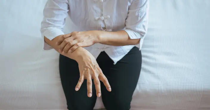أعراض نقص الدوبامين وزيادته طبيعيًا: دليلك الشامل لتحسين المزاج والتركيز